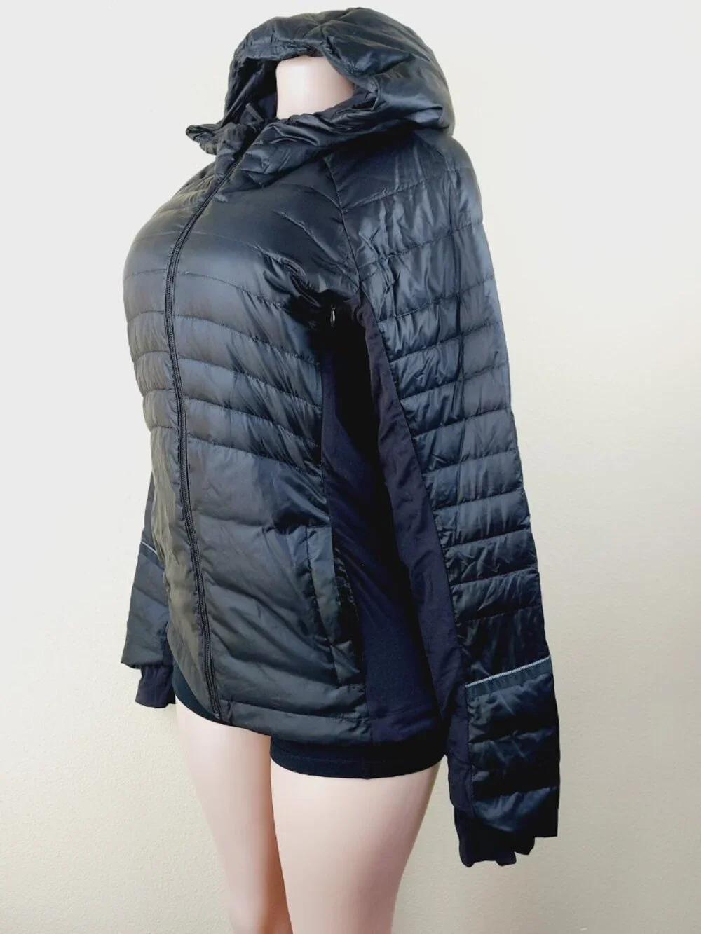 Lululemon Women's Black Down For A Run II Thermal Puffer Jacket Size 10